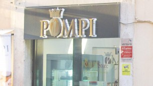 Roma, estorsioni e minacce al 're del tiramisù' Pompi: arrestato il cognato