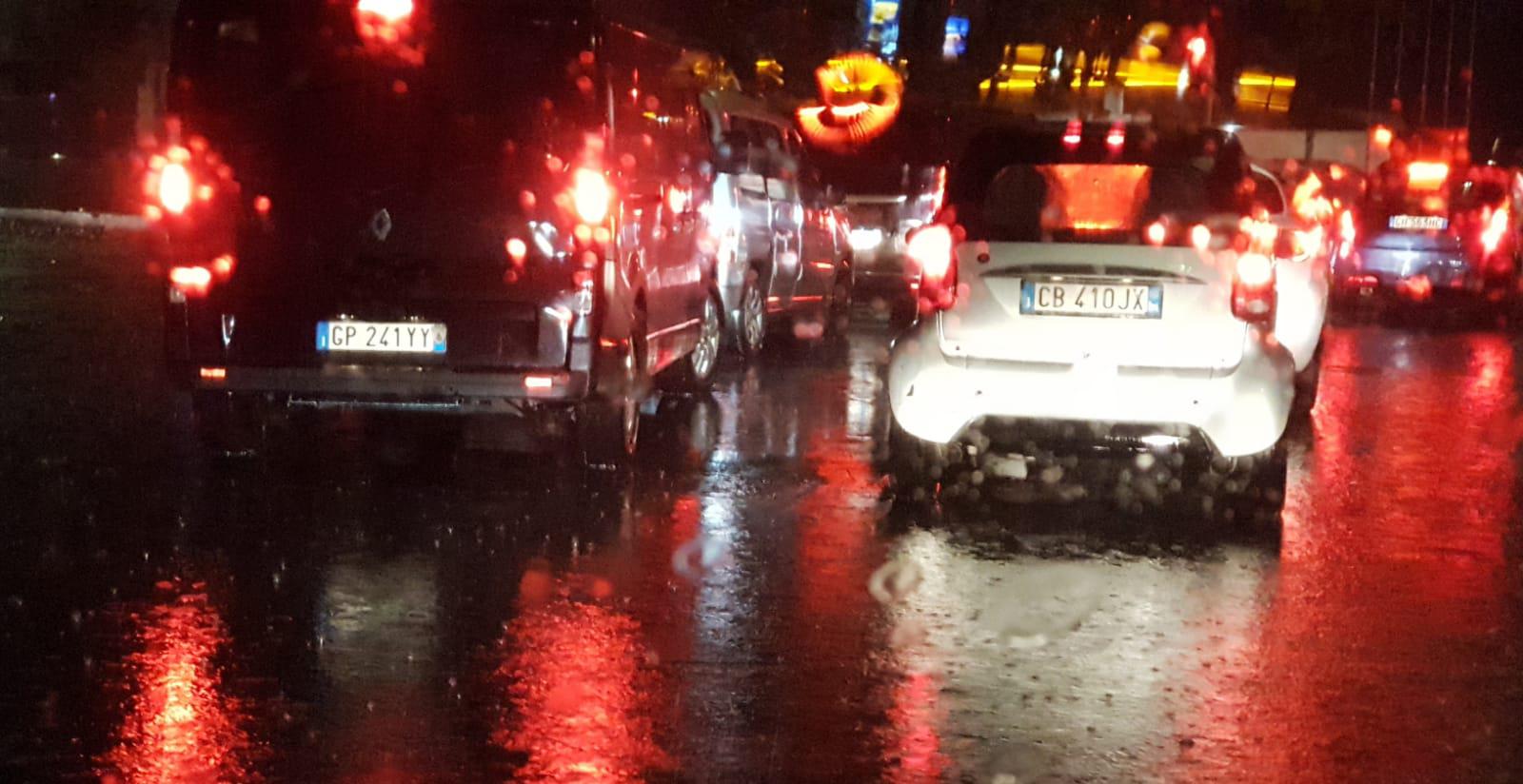Roma in tilt per bomba d'acqua fra allagamenti e traffico