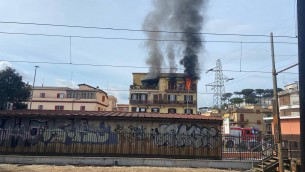 Roma, incendio in appartamento a Labaro: morta una donna di 94 anni