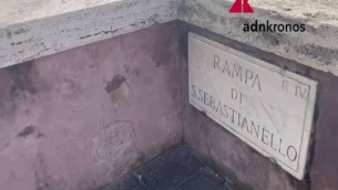 Roma, la morte della turista caduta da Trinità dei Monti: la ricostruzione