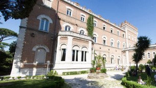 Roma, "pagate o facciamo esplodere bomba": minaccia alla Marymount