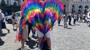 Roma Pride compie 30 anni, la festa arcobaleno nella Capitale - FOTO