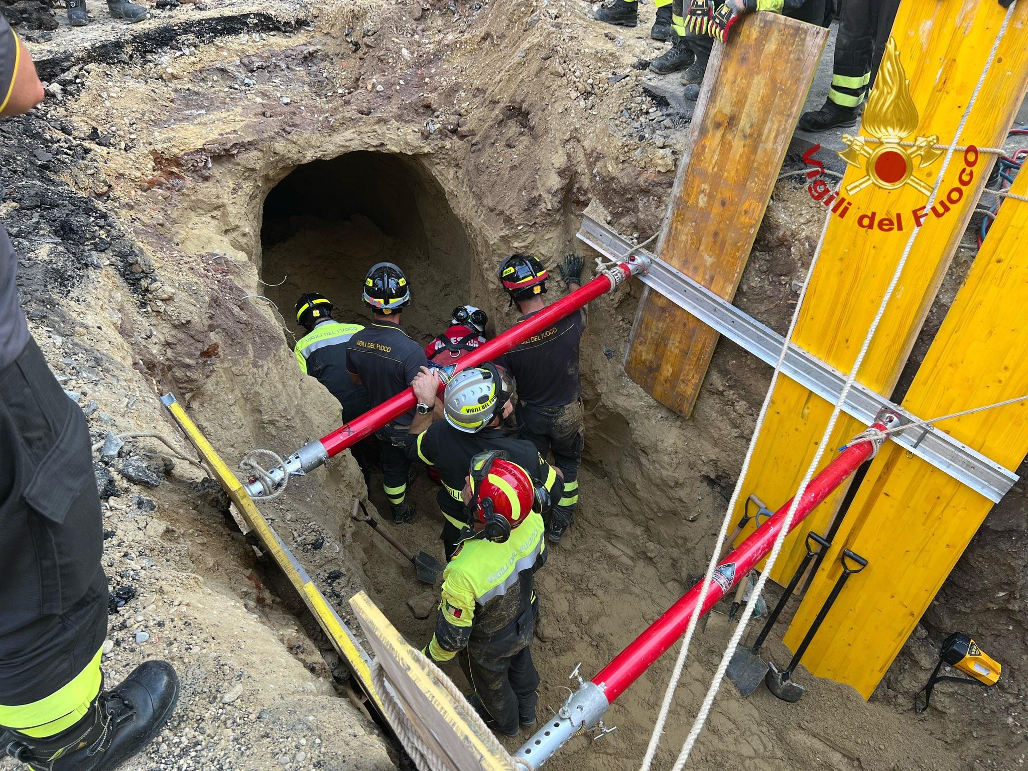 Roma, tunnel abusivo scavato da negozio sfitto: ipotesi banda del buco