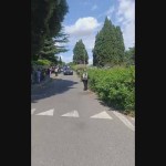 Romania, bandiere e caroselli fuori consolato Roma: anche i romeni d'Italia al voto - Video