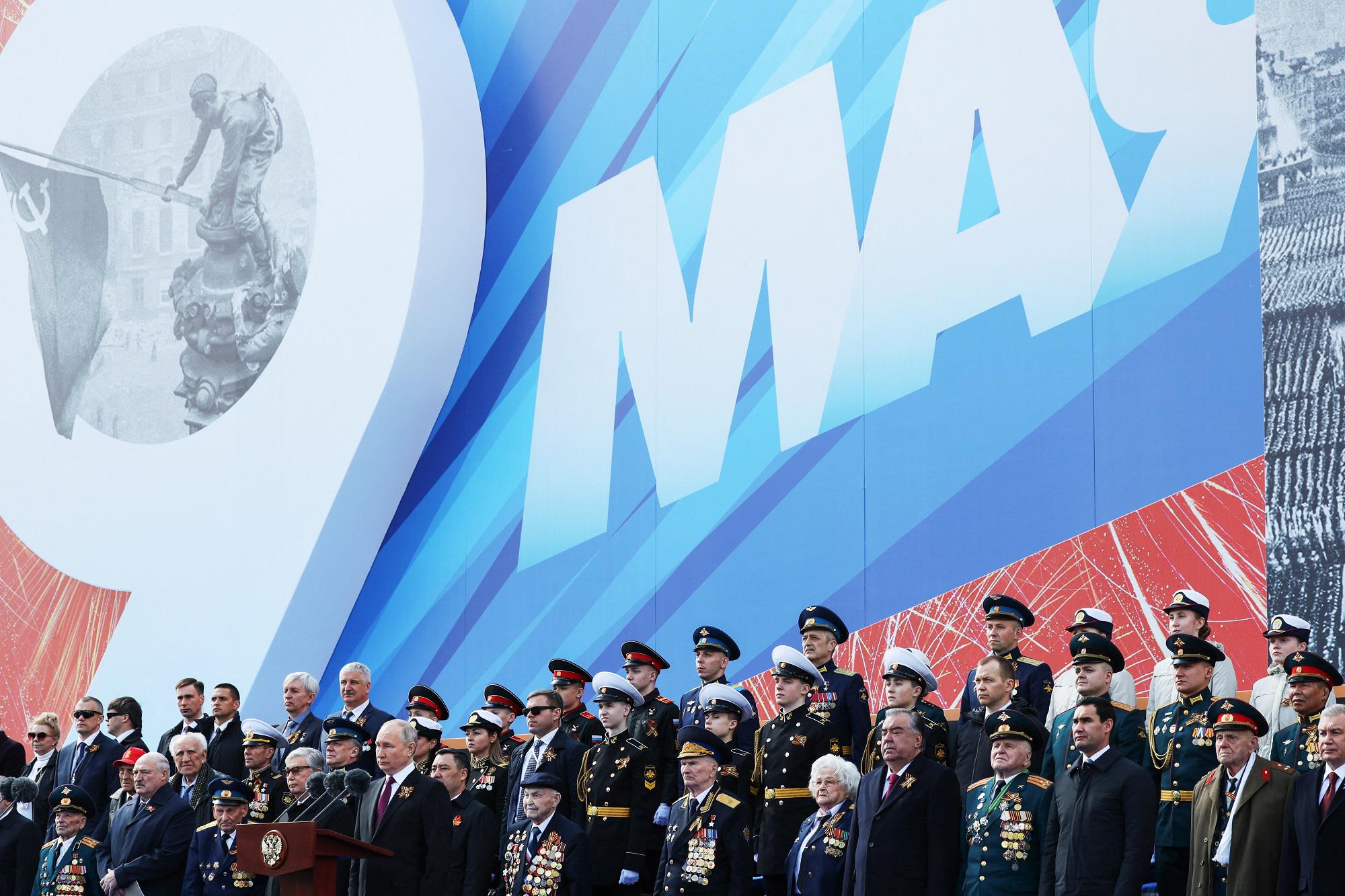 Russia celebra 9 maggio, Putin: "Oggi contro di noi una guerra reale"