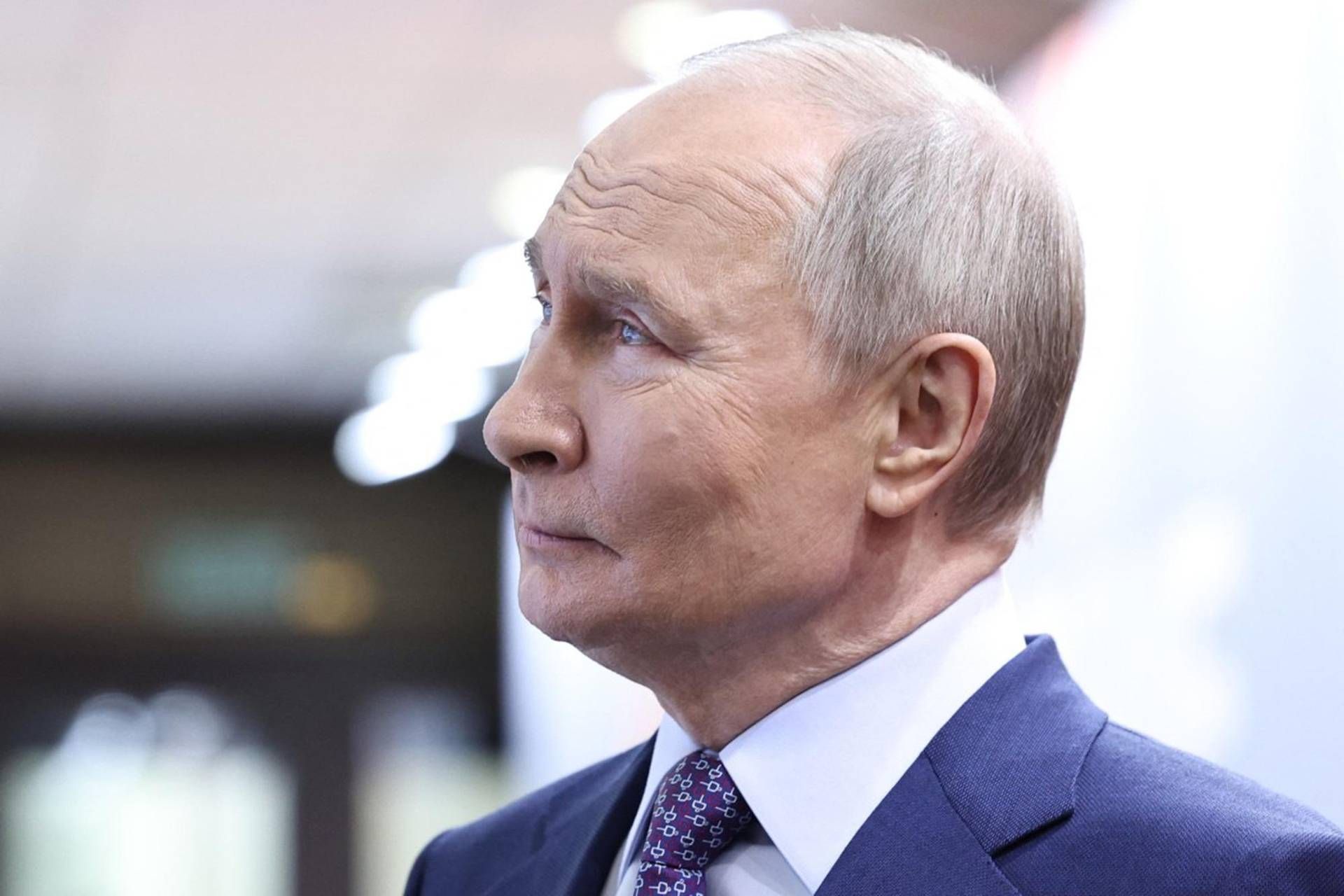 Russia: "Elicottero di Putin attaccato da droni mentre era nel Kursk"