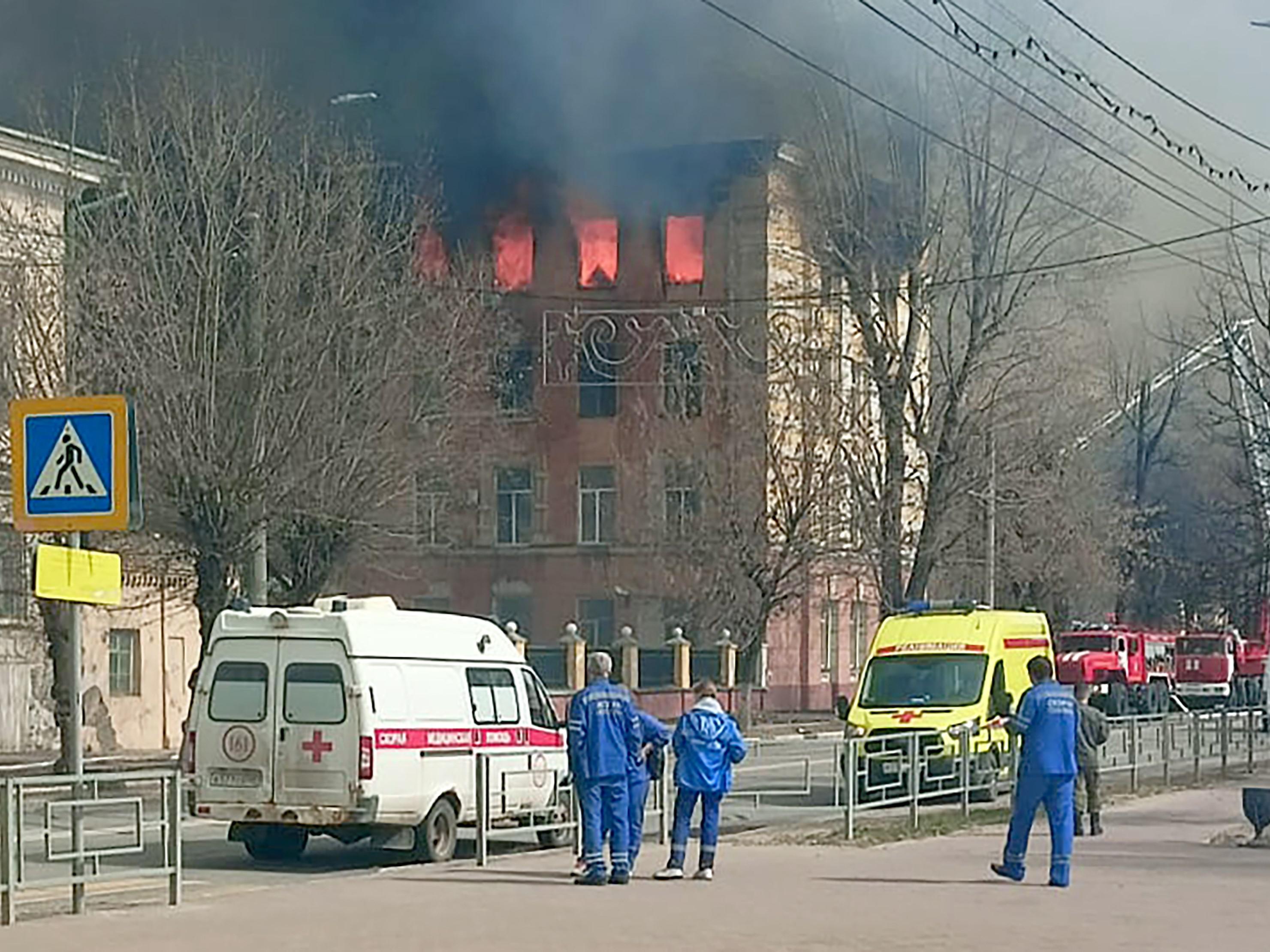 Russia, incendio nell'istituto che sviluppa missili: 10 intrappolati