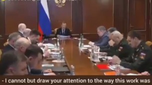 Russia, la minaccia di Medvedev e il messaggio di Stalin - Video