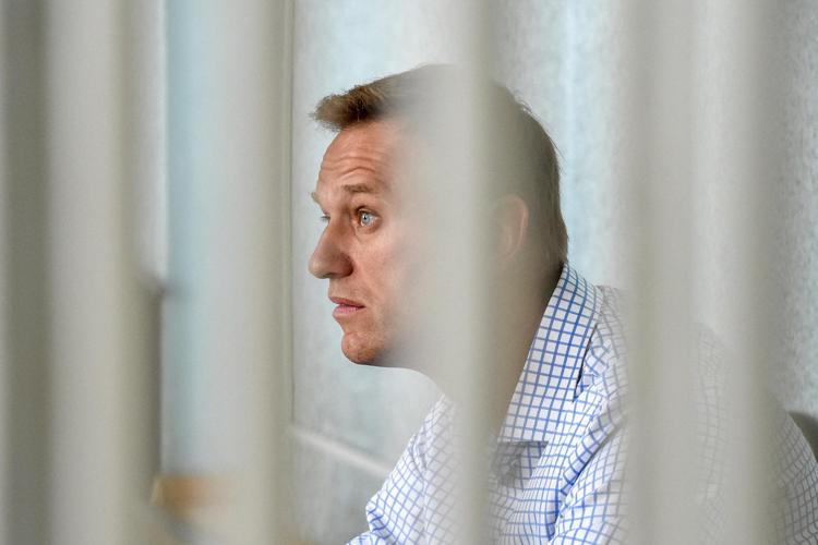 Russia, la moglie di Navalny: "E' molto malato, curatelo"