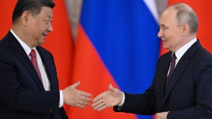 Russia, oggi la parata: si rinsalda alleanza Putin-Xi, Trump non l'ha spezzata