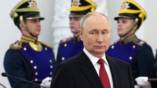 Russia, Putin ammette: "Stiamo attraversando periodo difficile"