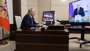 Russia, Putin: "Pil sceso solo del 2,5%, aumentata produzione petrolio"