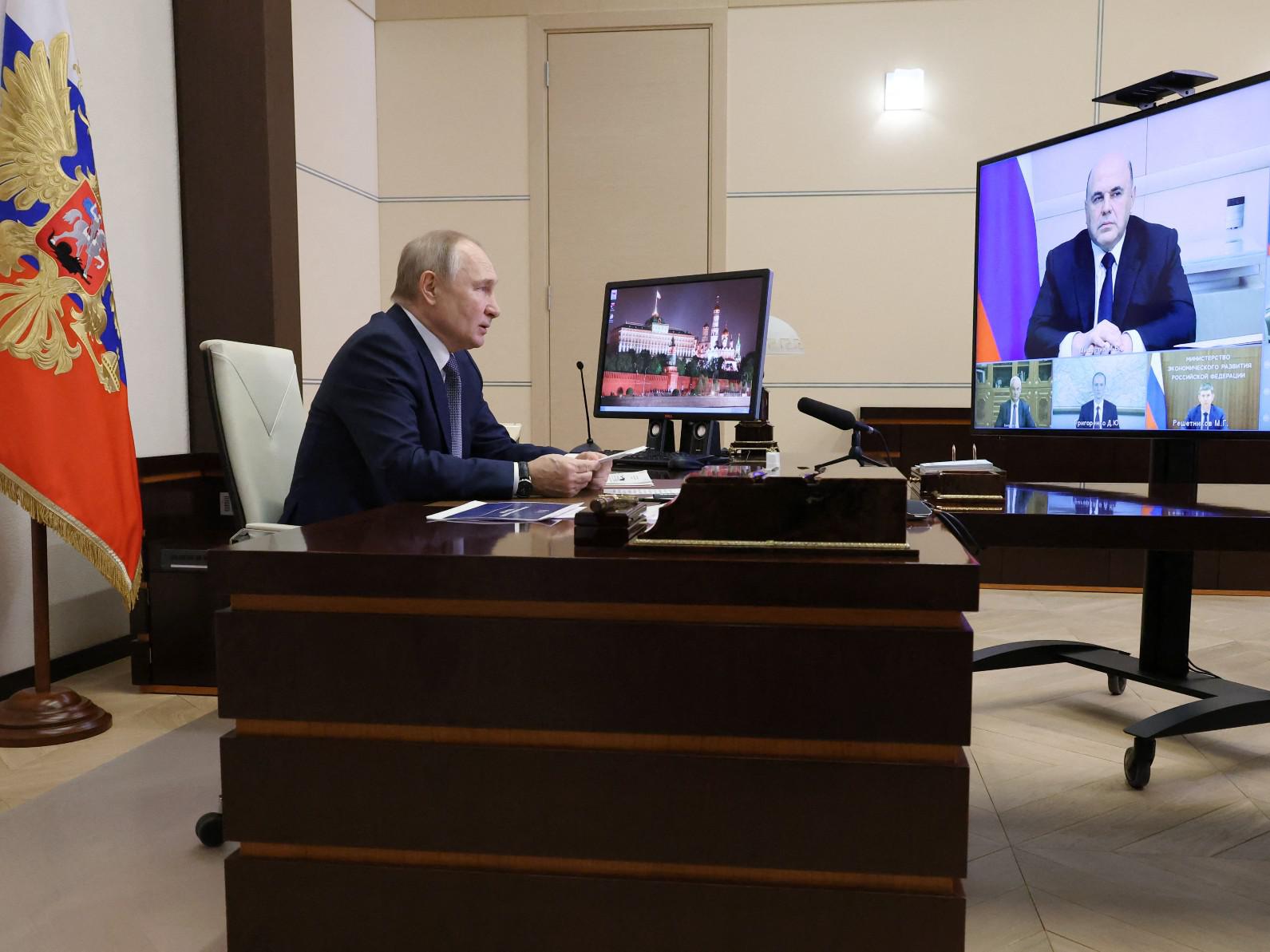 Russia, Putin: "Pil sceso solo del 2,5%, aumentata produzione petrolio"