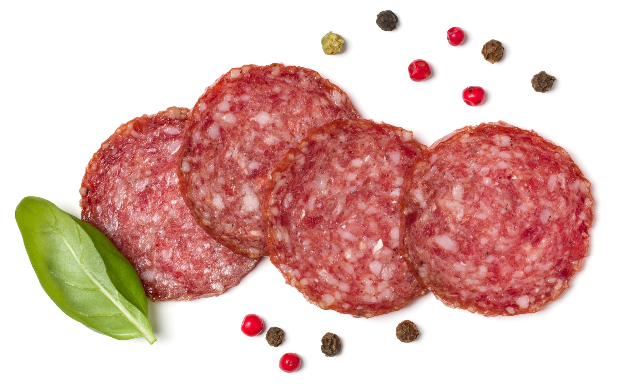 Salame, richiamati tre marchi per listeria e salmonella: quali sono