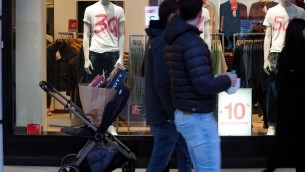Saldi invernali 2023, da Lazio a Liguria ed Emilia Romagna: date regione per regione