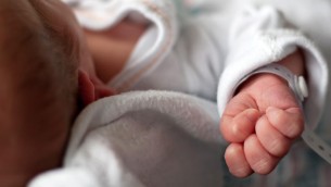 Salute bimbi, neonatologi: "Reparti pieni di bronchioliti e mix virus"