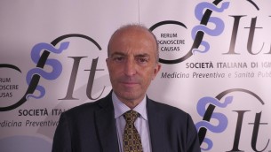 Salute, Signorelli (Siti): "Covid, influenza e Rsv pericolosi per adulti fragili"