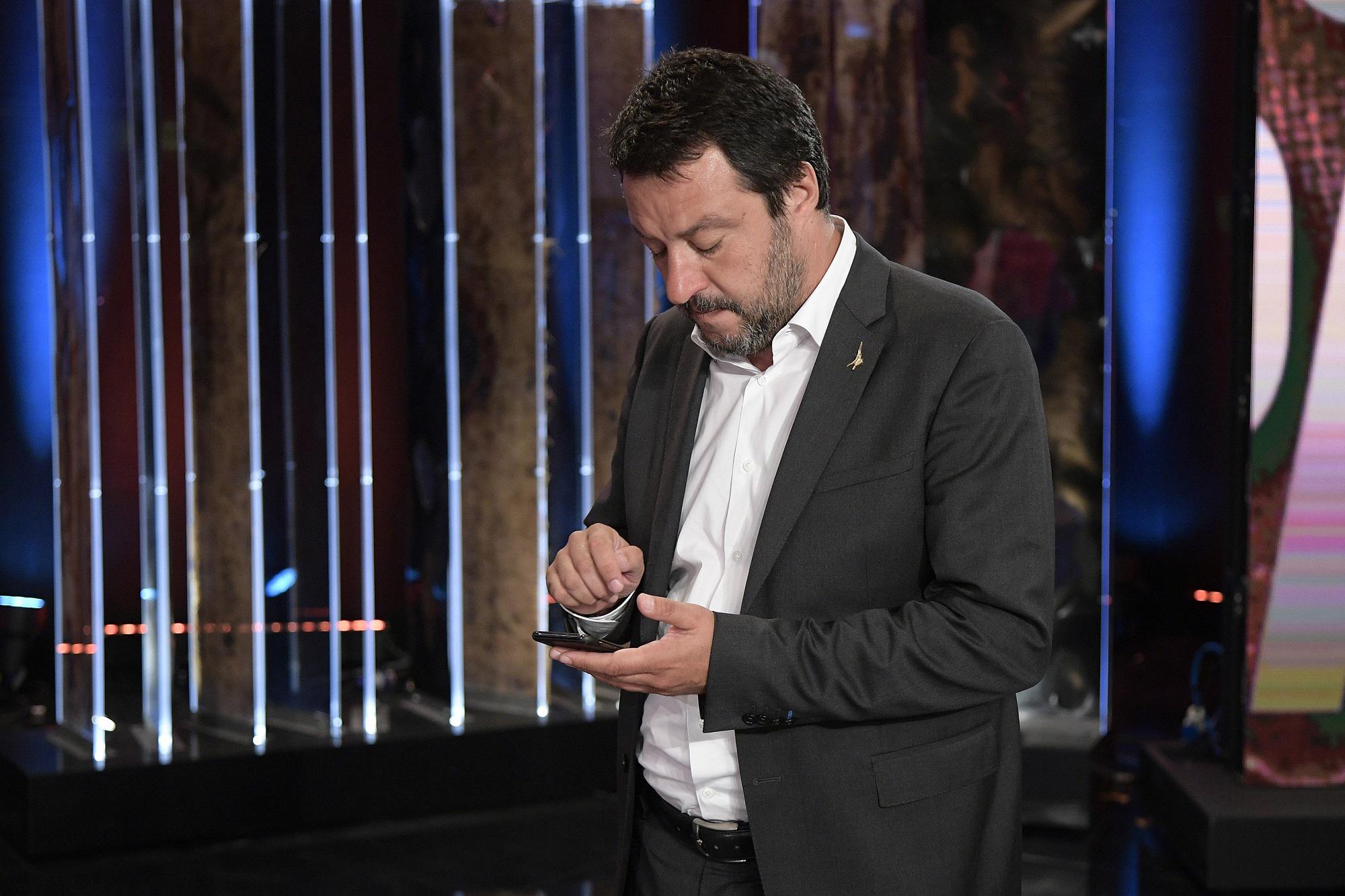 Salvini: "A Palermo furto di democrazia, sentito Mattarella"