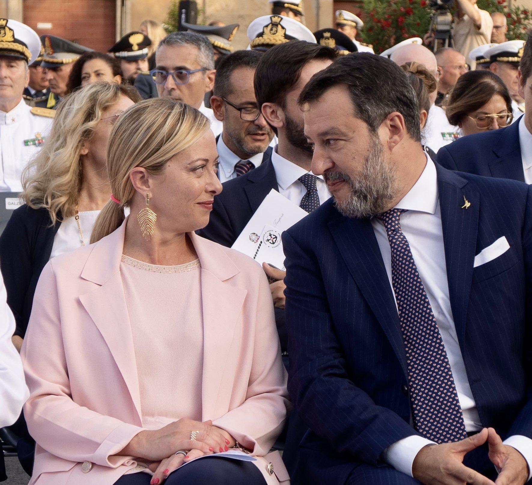 Salvini e la foto con Meloni: "Avanti, insieme, sempre"