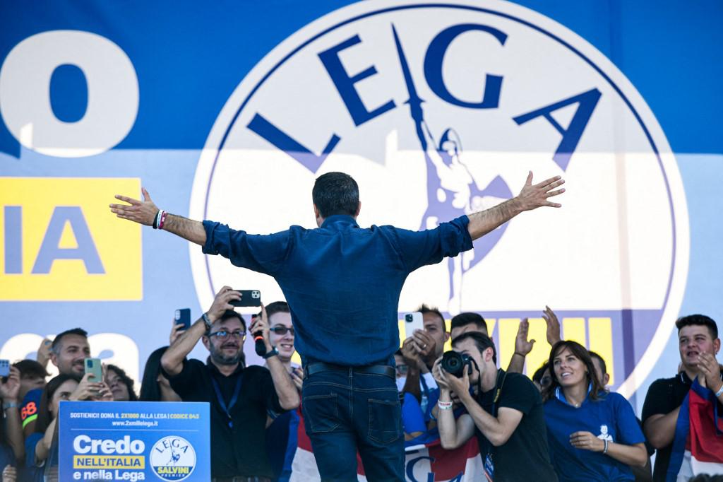Salvini: "Io premier se Mattarella vorrà", poi lancia stop al canone Rai