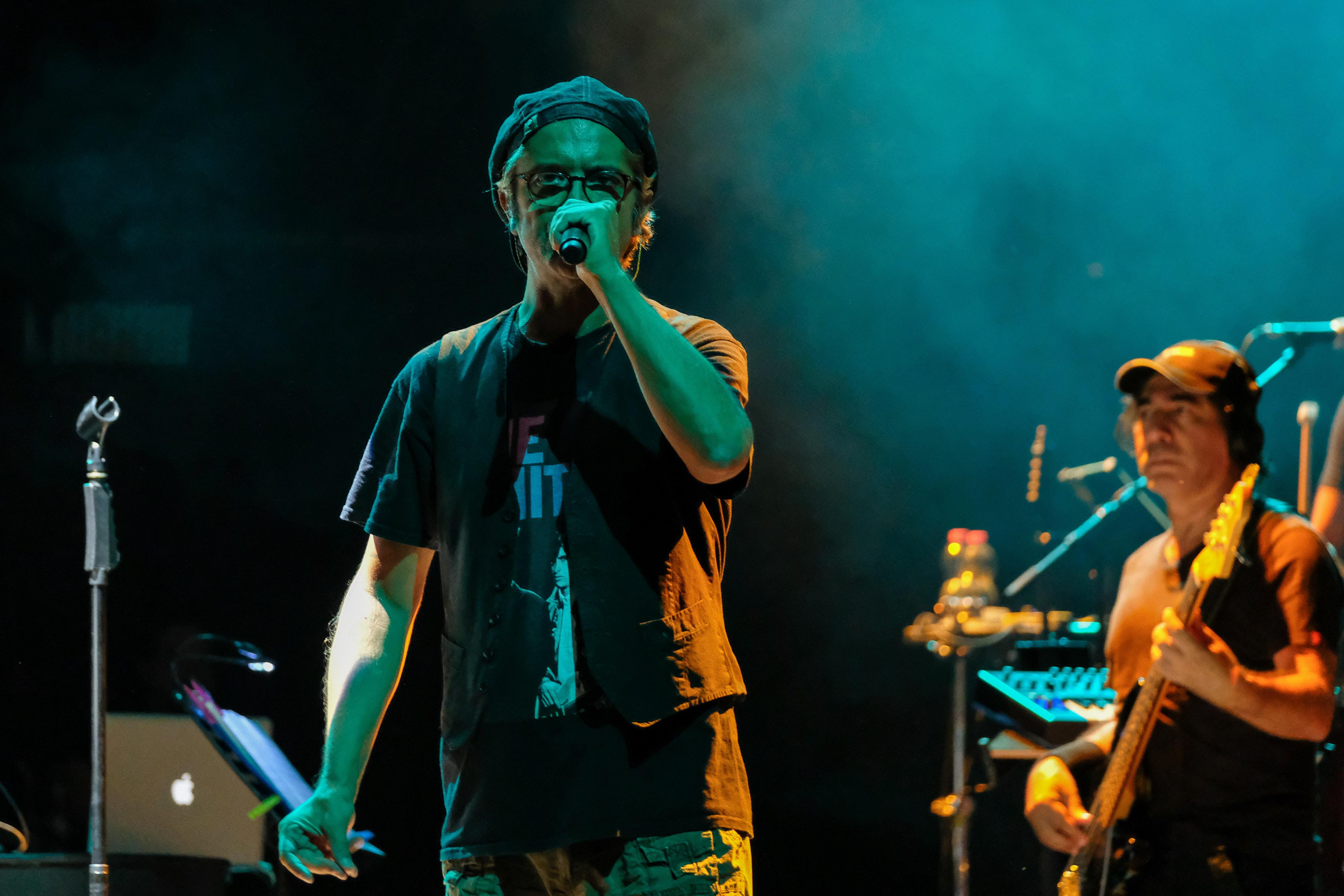 Samuele Bersani ospite di Fiorello a VivaRai2 canta 'En e Xanax' - Video