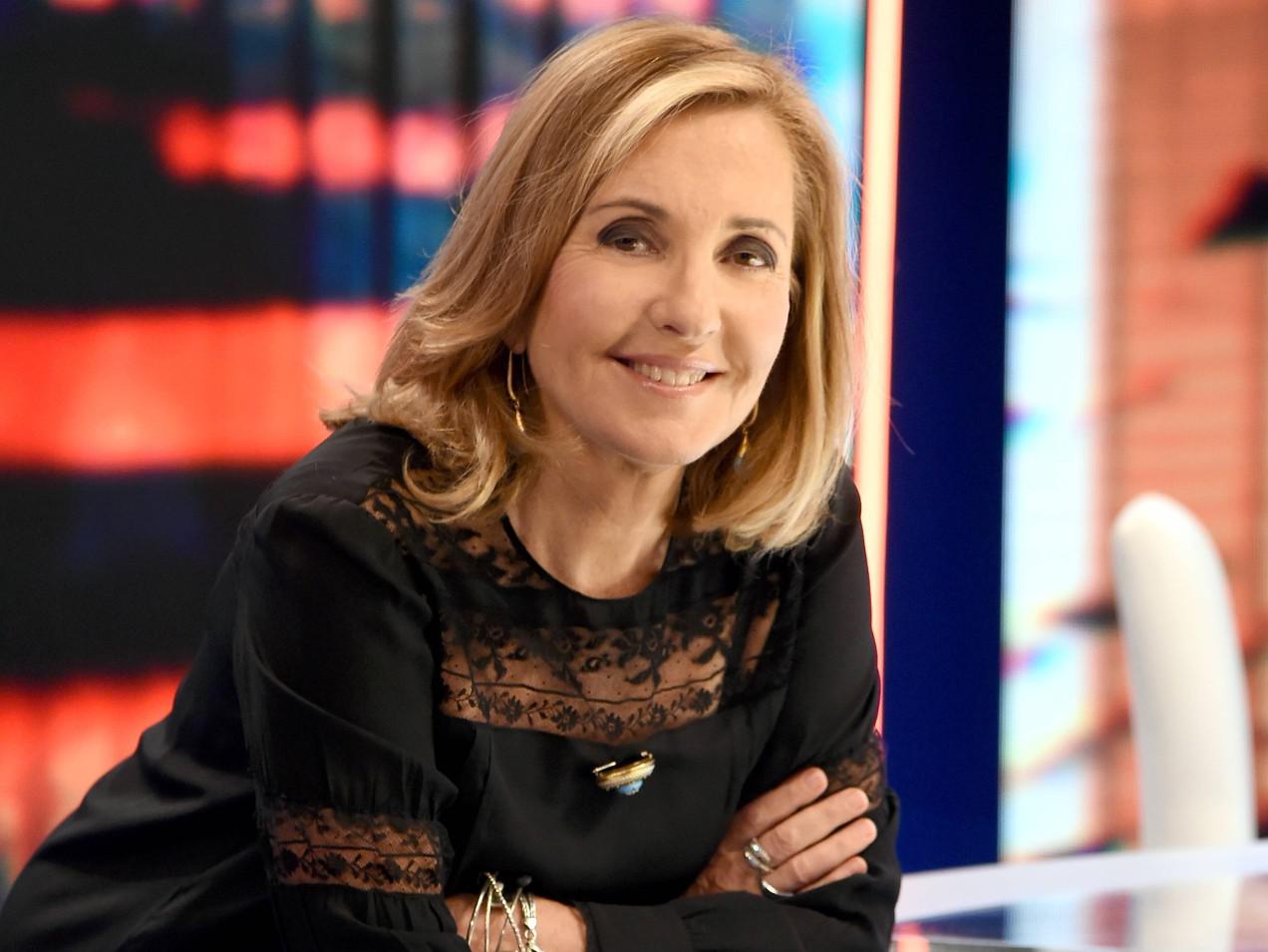 Sanremo 2021, polemiche su Palombelli ma Amadeus frena: "Felice di averla"