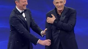 Sanremo 2022, Fiorello 'booster' e la gag su vaccino