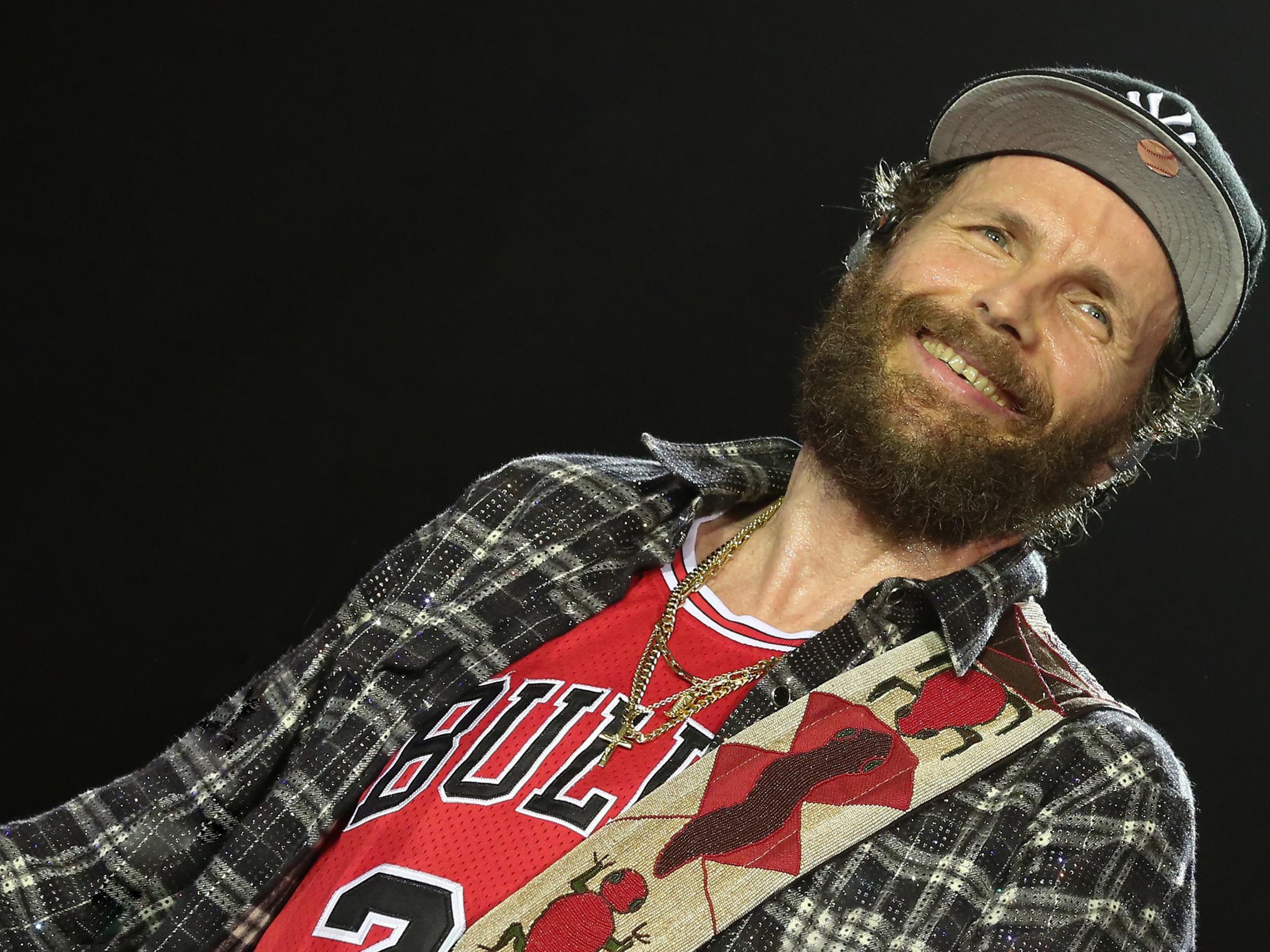 Sanremo 2022, Jovanotti: "Votiamo Morandi, Gianni sei tutti noi"