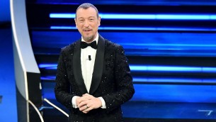 Sanremo 2023, Amadeus per i Colla Zio grida "Straguzzo"