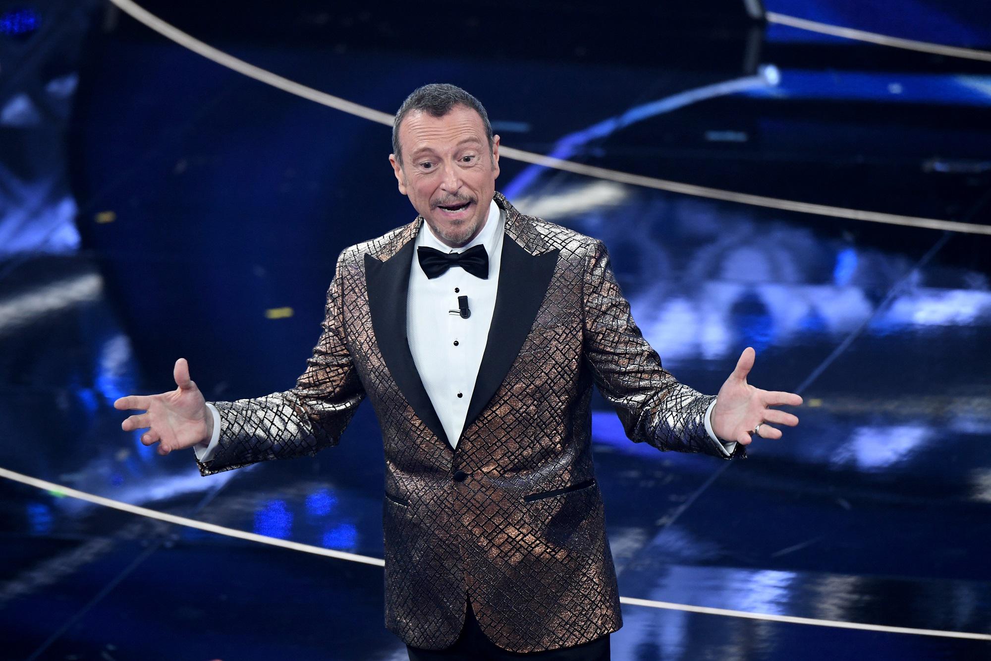 Sanremo 2023, Amadeus pubblica Regolamento: "Cerco 25 pezzi radiofonici"
