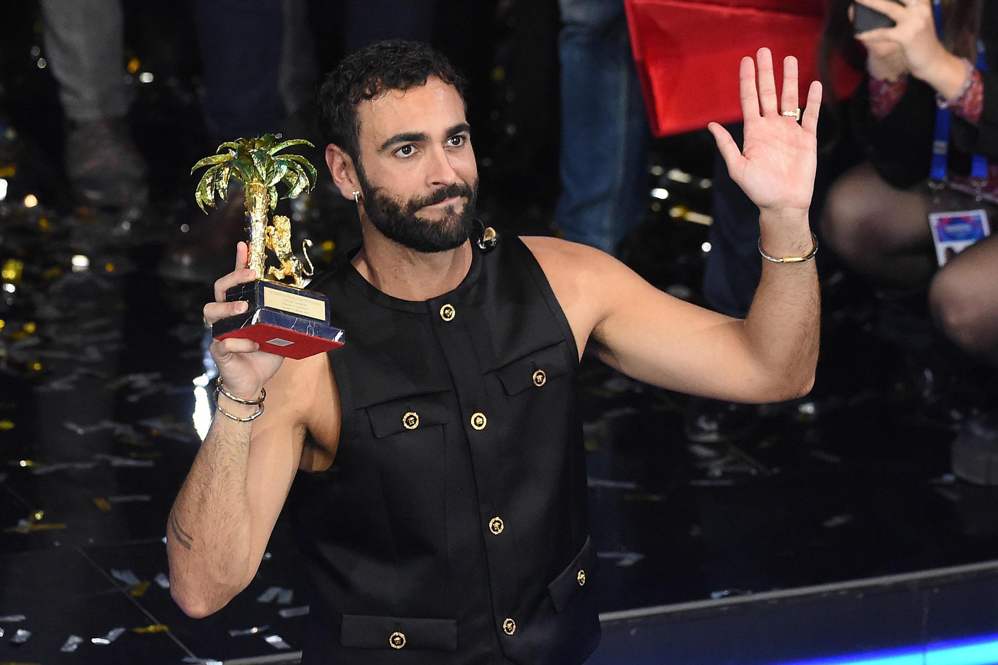 Sanremo 2023, Mengoni: "Dedico festival a donna che mi ha messo al mondo"