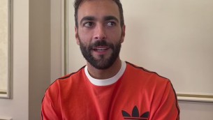 Sanremo 2023, Mengoni: "Saper imparare dagli schiaffi, il mio messaggio in Due Vite" - Video