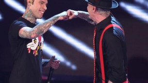Sanremo 2023, spoilerati i duetti: Fedez-Articolo 31 e Cuccarini-Olly