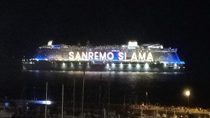 Sanremo 2024, fuochi d'artificio e il festival prende il largo