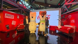 Sanremo 2024, le mascotte di Milano-Cortina 2026 arrivano a Casa Coca-Cola