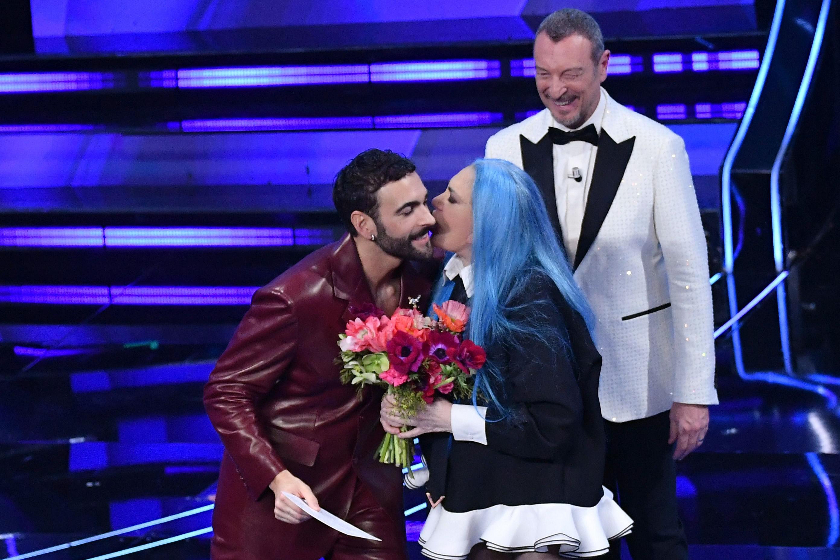 Sanremo 2024, prima serata tra show e omaggi