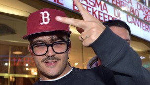 Sanremo 2024, rivolta social per il testo di Geolier: "Napoletano non merita questo strazio"