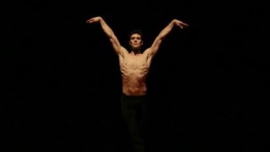 Sanremo 2024, Roberto Bolle super ospite della finale