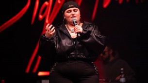 Sanremo 2025, BigMama chi è: il body shaming, il tumore al sangue e la bisessualità