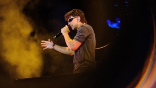 Sanremo 2025, chi è Tedua: il rapper ospite al Festival sul palco Suzuki Stage
