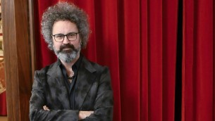 Sanremo 2025, Simone Cristicchi chi è: gli esordi rock, il portafortuna Antonacci e l'amore per Amara