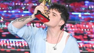 Sanremo 2025, trionfo Olly con 'Balorda Nostalgia': ecco il film della finale