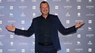 Sanremo, Amadeus: "Già mi manca, domani vado a scegliere abiti per prossimo"