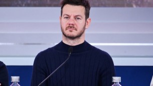 Sanremo, Cattelan: "Presentarlo sarebbe medaglia"