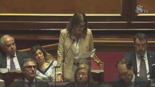 Santanchè al Senato: "Chi mi critica prenota nei miei locali" - Video