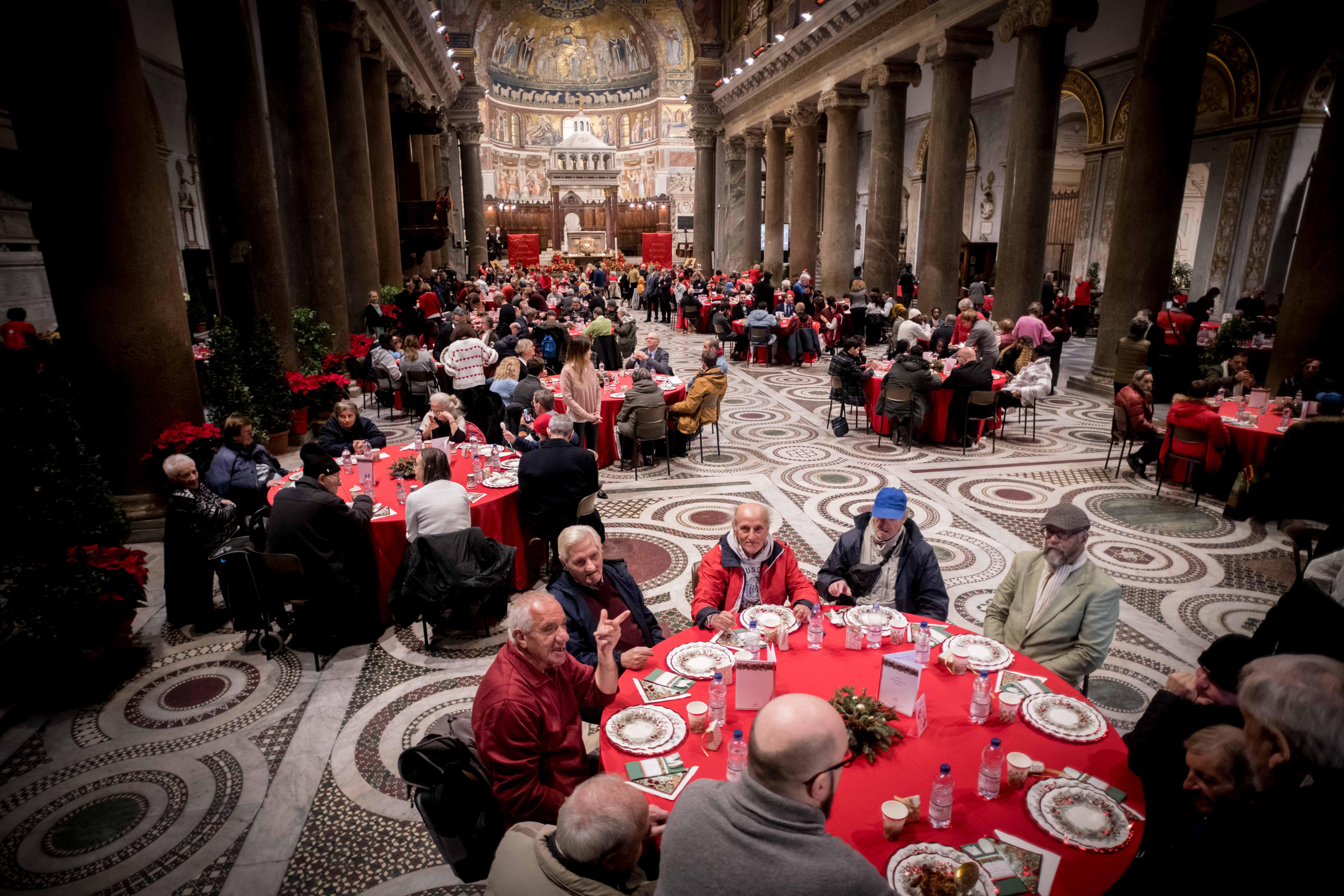 Sant'Egidio, oggi pranzi di Natale per 80mila persone in Italia e 250mila nel mondo