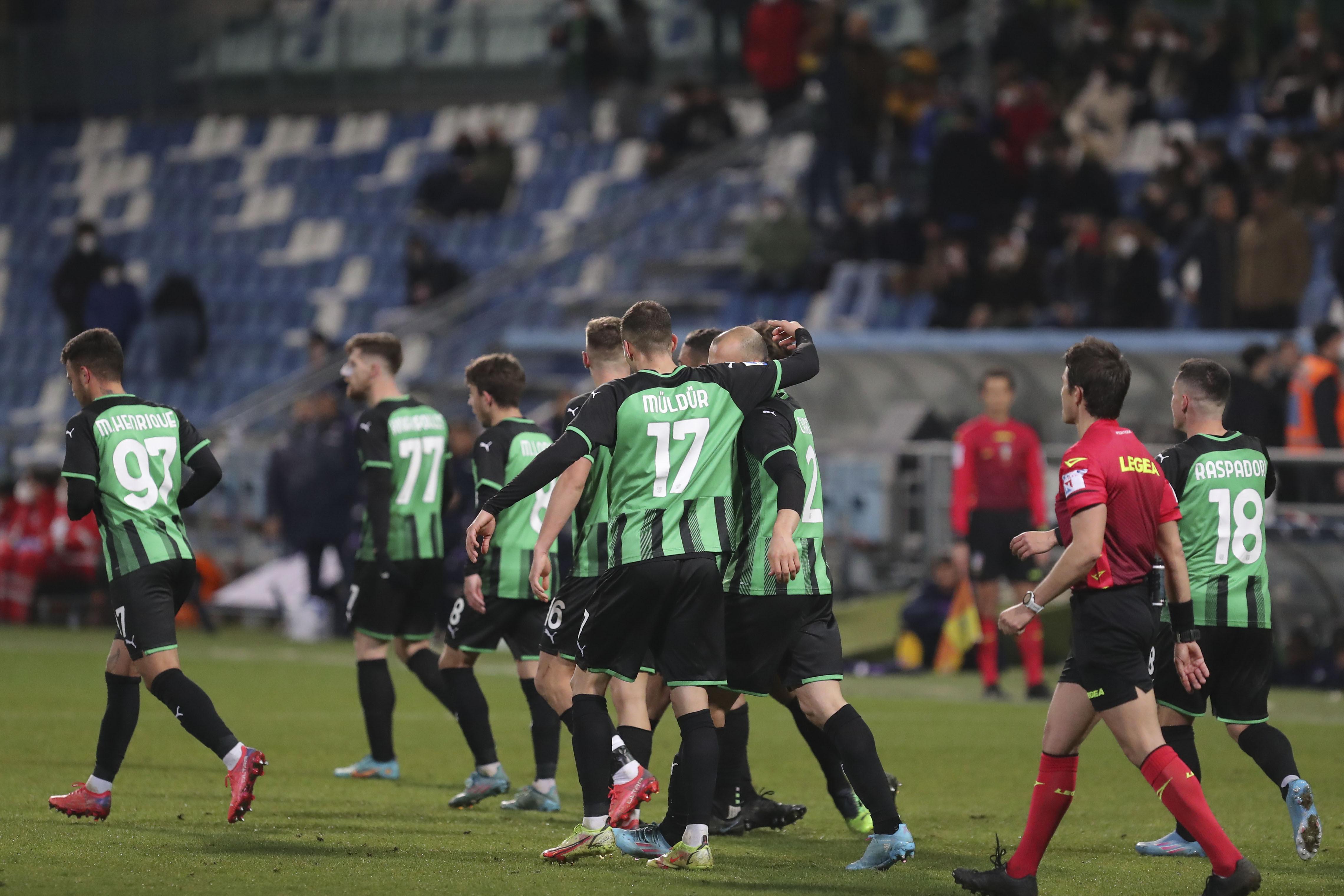 Sassuolo-Fiorentina 2-1, decide Defrel al 94'