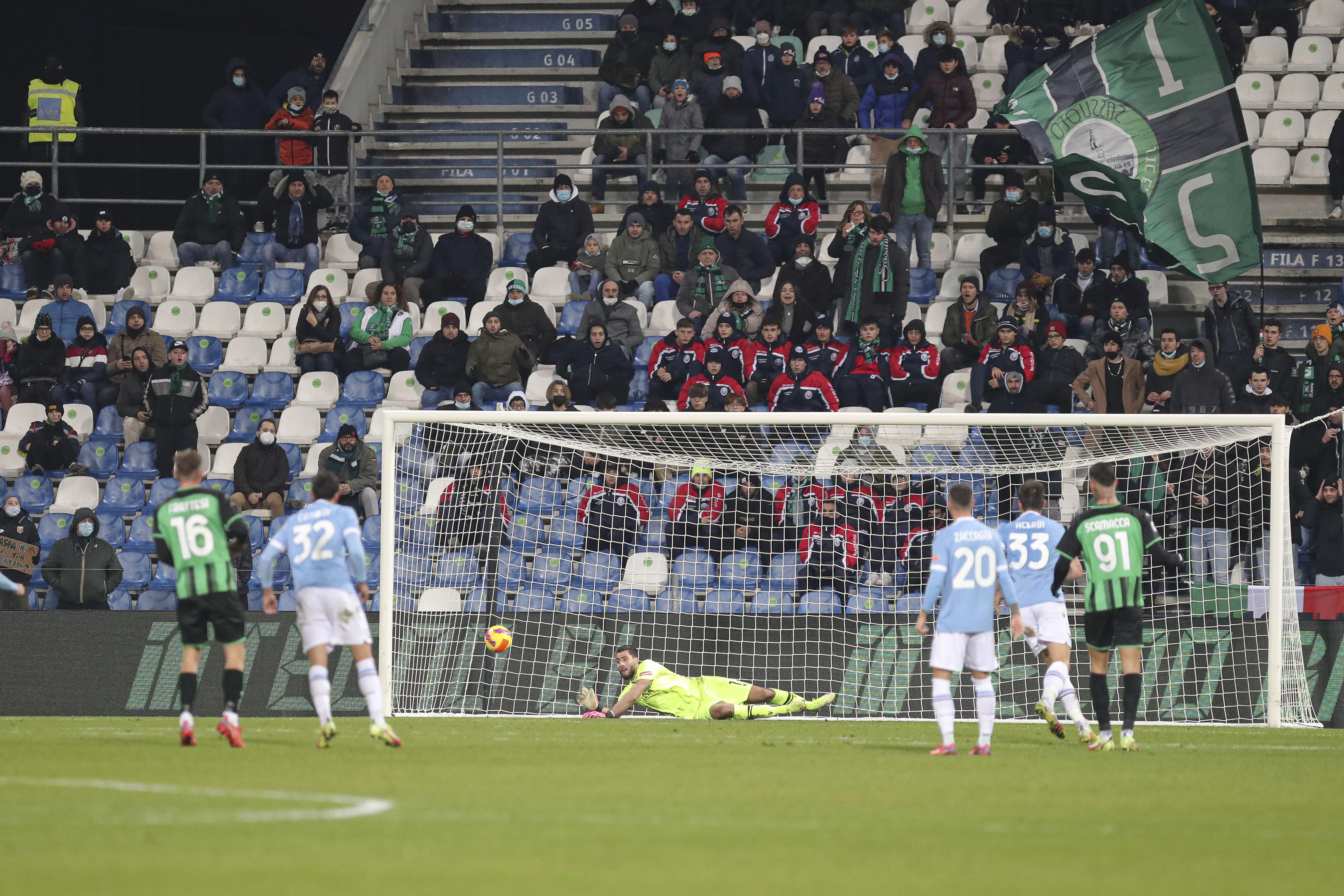 Sassuolo-Lazio 2-1, Berardi e Raspadori firmano la rimonta
