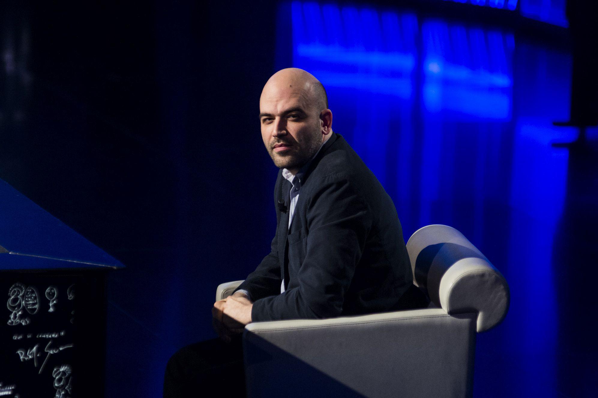 Saviano: "A soli 26 anni inscatolato in una blindata, voglio gridarlo"