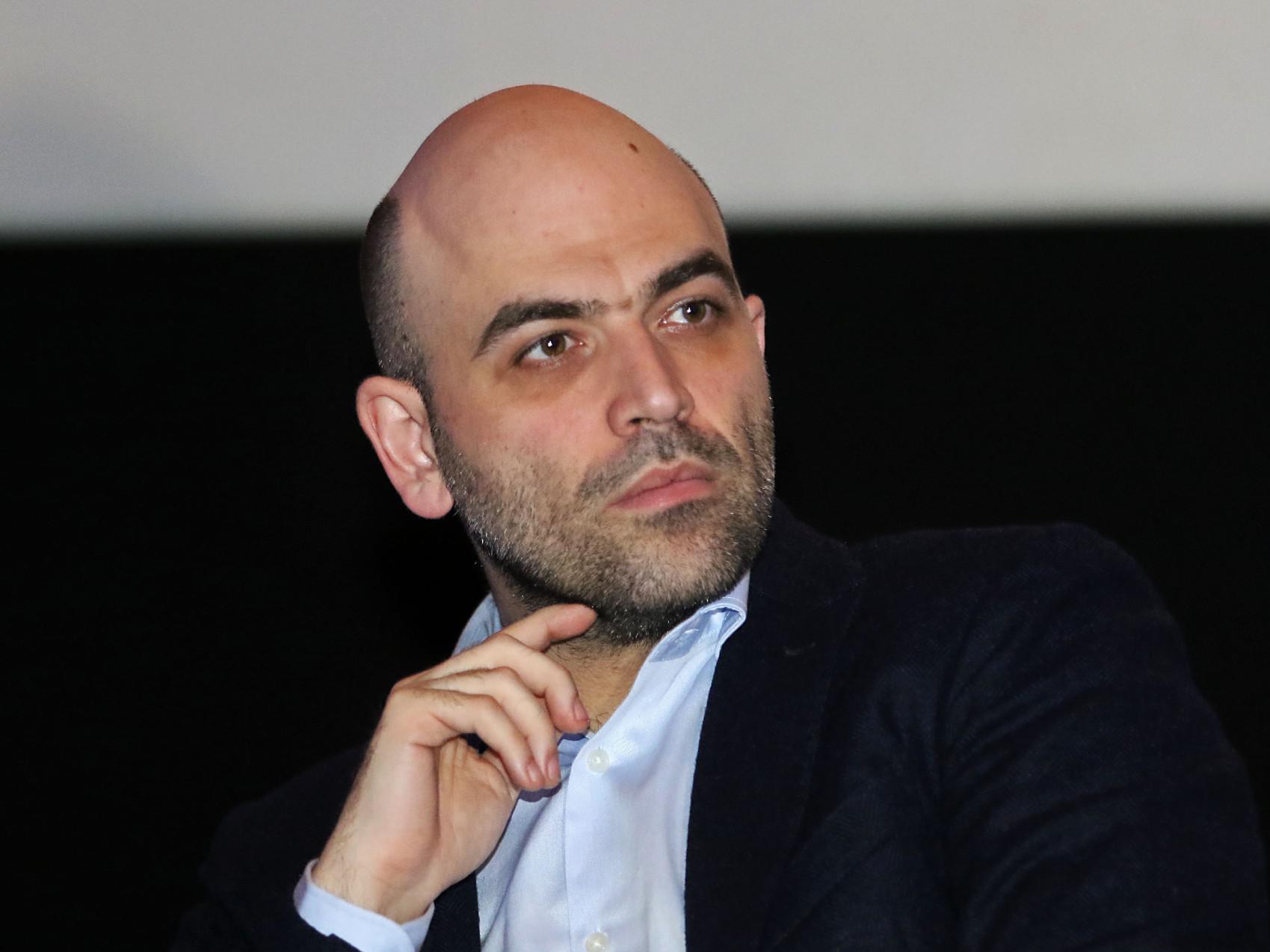 Saviano e il "saluto romano a parata 2 giugno": la replica di Crosetto